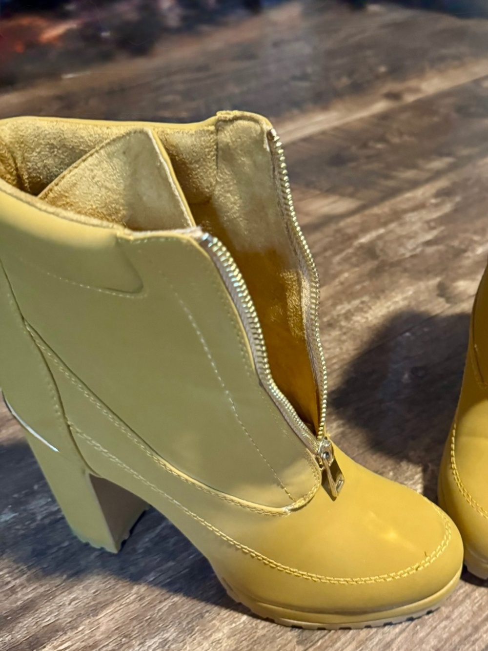 DKNY Short Lug Sole Boots -8.5